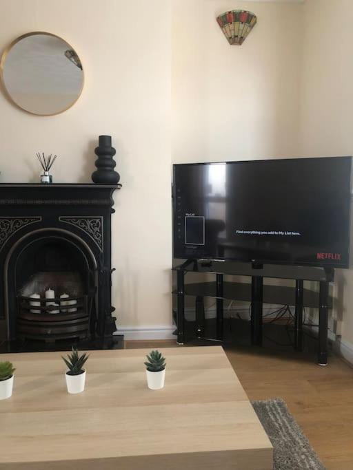 29 Comfort House 2 Bedroom Townhouse With Parking Scunthorpe Exterior foto