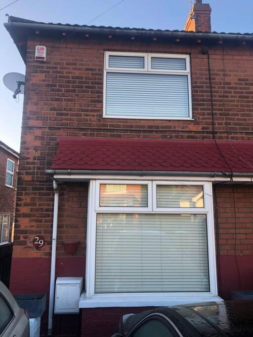 29 Comfort House 2 Bedroom Townhouse With Parking Scunthorpe Exterior foto