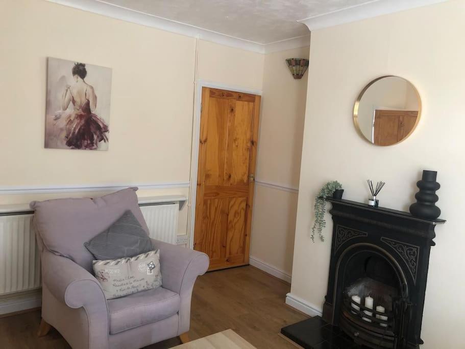 29 Comfort House 2 Bedroom Townhouse With Parking Scunthorpe Exterior foto
